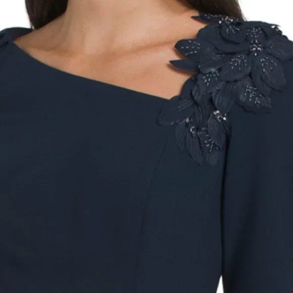 TERI JON Crepe 3d Flower Shoulder Gown - Picture 3 of 3